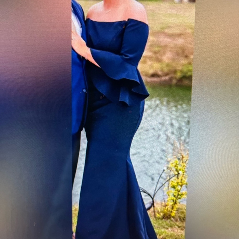 Jovani women’s navy blue gown